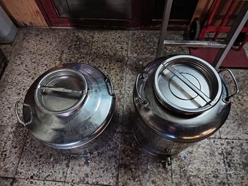 DUE BIDONI DI ACCIAIO INOX 50 L., PER OLIO O ALTRO