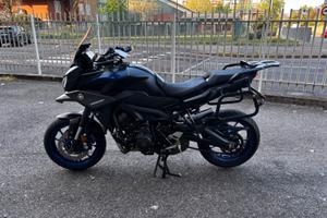 Tracer 900, tris valige, apple car e dashcam