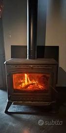 Stufa a legna con tubi 