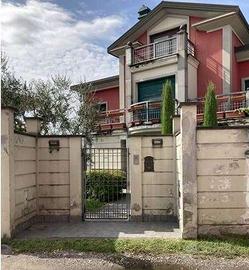 Villa a Cortenuova