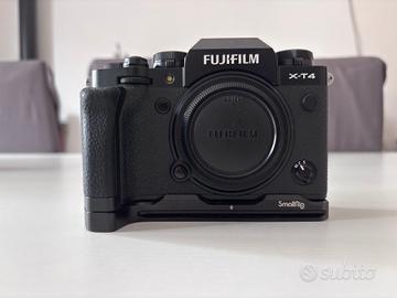 Fujifilm XT-4 (275 scatti) + Accessori