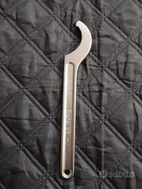 Chiave  a settore beta 99   per ghiere 