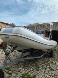 Gommone master motore e carrello di alaggio