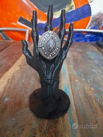mano porta anelli