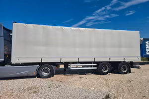 Semirimorchio usato city 10,5 mt con centina Crama
