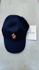 Berretto con frontale Moncler 