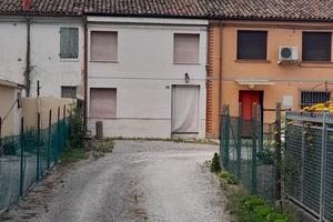 Voghenza - porzione di casa e garage