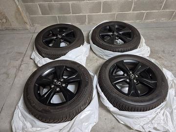 Treno gomme invernali 215/60 R17 + cerchi Lexu UX