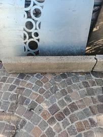 Cordolo in cemento per aiuola