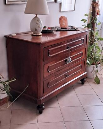 Mobile "cassettone" in noce dell'800 