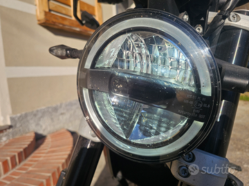 Husqvarna svartpilen