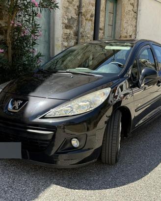 Peugeot 207 1.4 diesel 2009 con 195.000 km