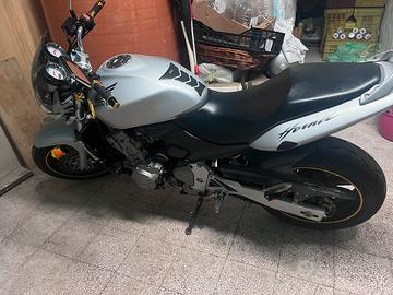 Honda hornet 600