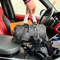 LOUIS VUITTON keepal25