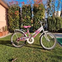 Atala bici bambina 24 pollici  6V QUASI  NUOVA!