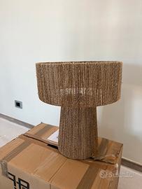 Lampada da tavolo carta intrecciata