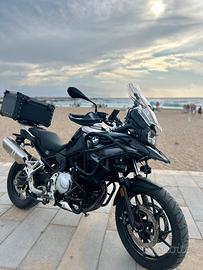 BMW GS F750 Triple Black