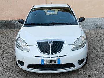 Lancia Ypsilon 1.2 Argento