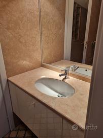 mobile bagno con piano in marmo