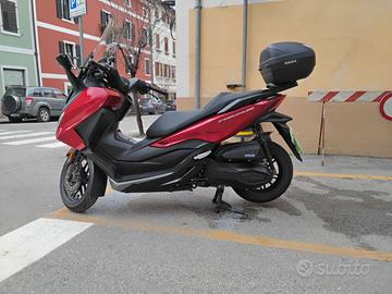 Scooter Honda Forza 350