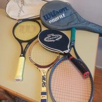 quattro racchette da tennis. 