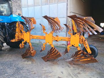 Aratro trivomere moro