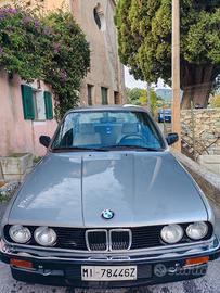 BMW E30 318 i