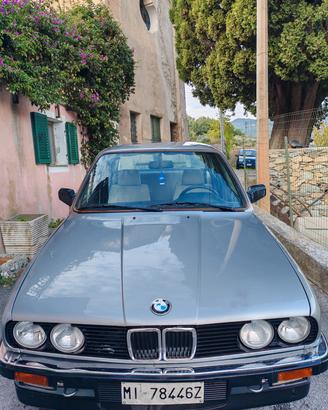 BMW E30 318 i