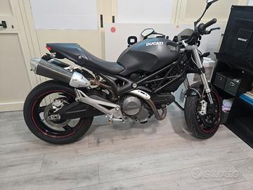 MONSTER 696 DARK