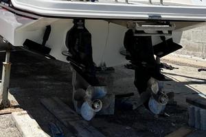 Piedi Mercruiser Bravo 3x e campana NUOVE
