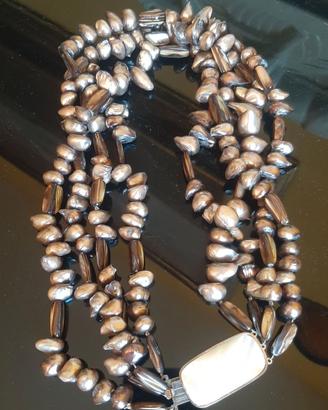 COLLANA CON 4 FILI DI PERLE BAROCCHE
