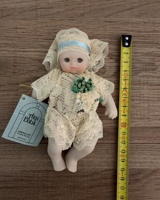 Bambola di porcella Thai Batik da collezione