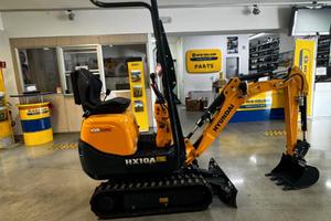 MINIESCAVATORE CINGOLATO HYUNDAI HX10A