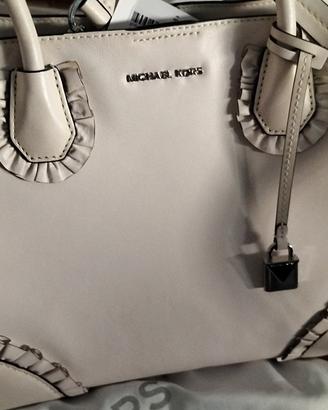 borsa Kors con etichette 
