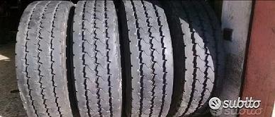 4 gomme usate di autocarro 12 22.5 continental