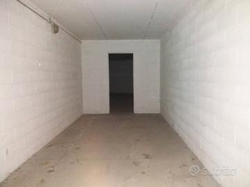 Garage/magazzino libero