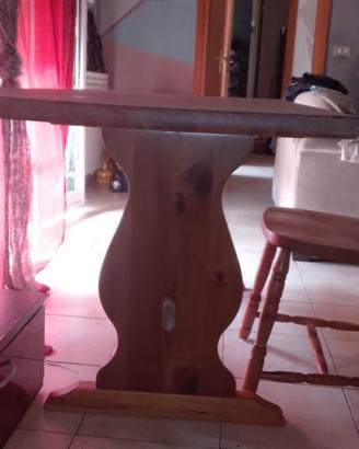 Tavolo legno massello con tre sedie