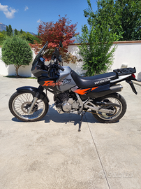 Honda Dominator 650