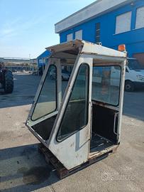 cabina per escavatore o carica letame