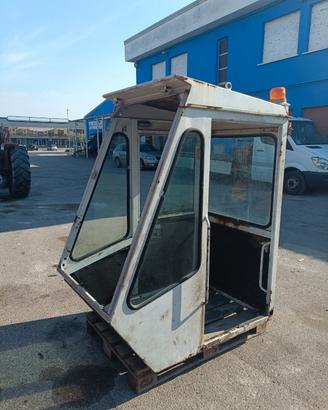 cabina per escavatore o carica letame