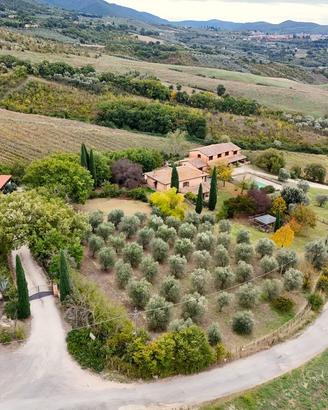 Casale a Montecchio