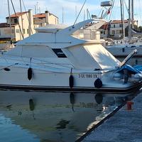 Uniesse 44 FLY 2001, pronto alla boa. Periziato