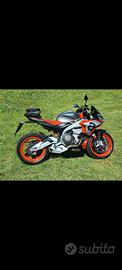 Aprilia tuono 660