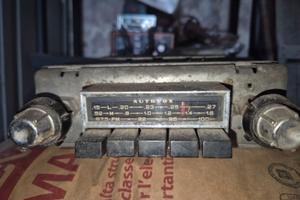 Autoradio vintage Autovox RA-121. USATA
