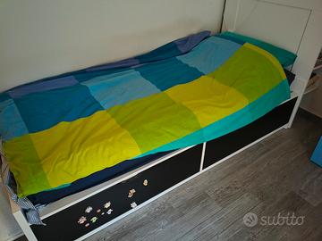 Letto singolo Ikea con testata porta oggetti