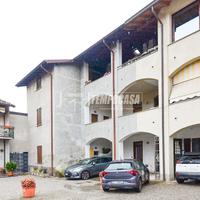 PORZIONE DI CASA CON BOX E TERRENO!!