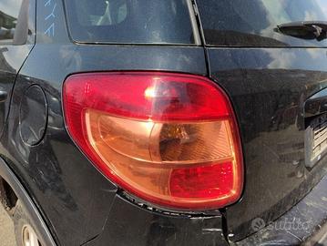 Fanale posteriore sinistro FIAT SEDICI del 2010