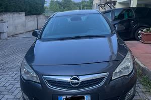 OPEL Astra 4ª serie - 2011