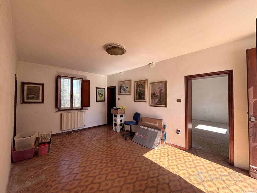 Rustico / Casale di 190 m² con più di 5 locali e b - Vista 5
