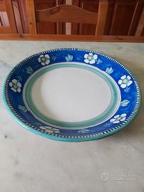 Elegante piatto decorato in ceramica di Sorrento 